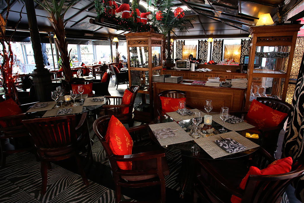 MONKEY BAR & GRILL - Imagen 3