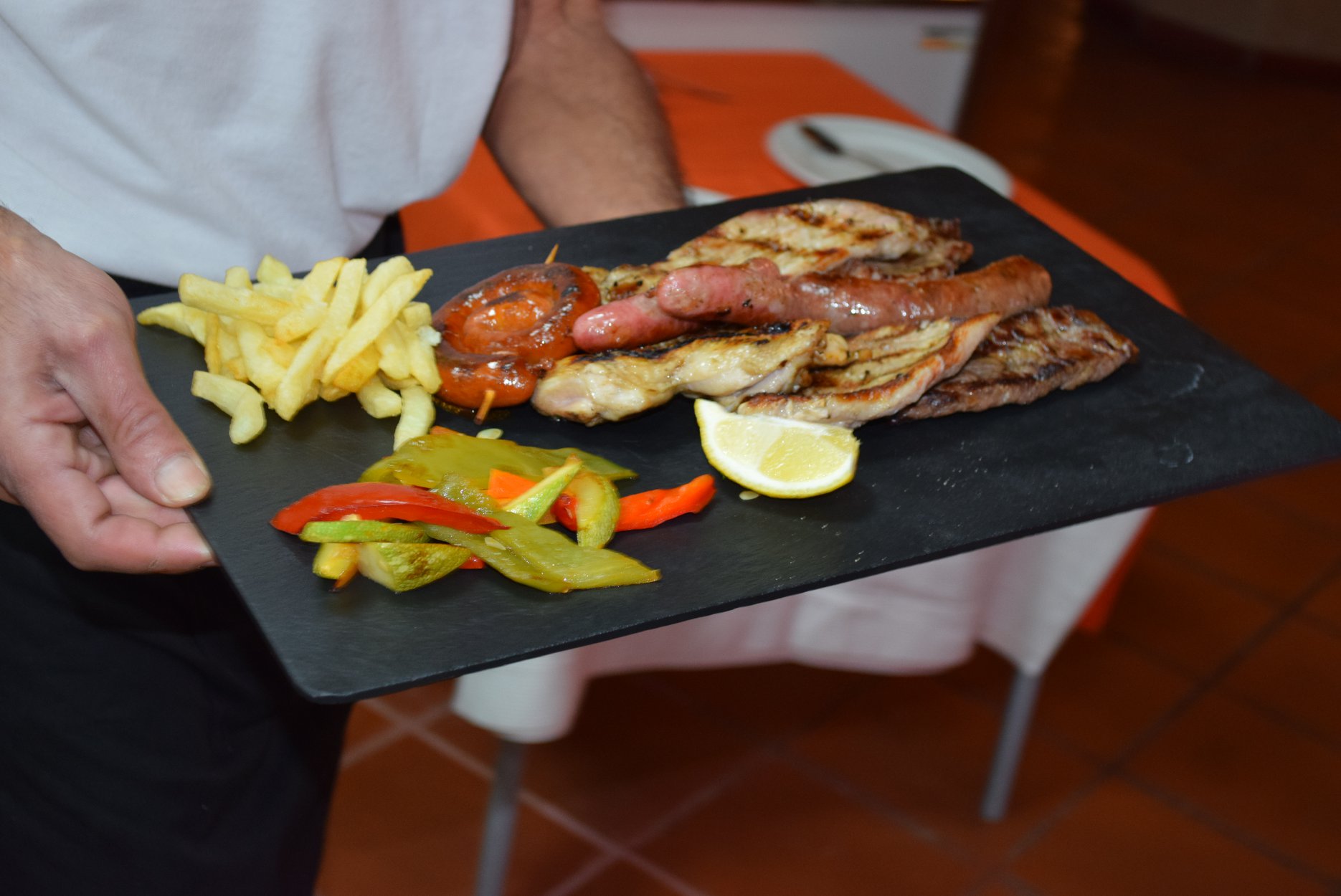ASADOR CUEVA EL CAMPESINO - Imagen 2
