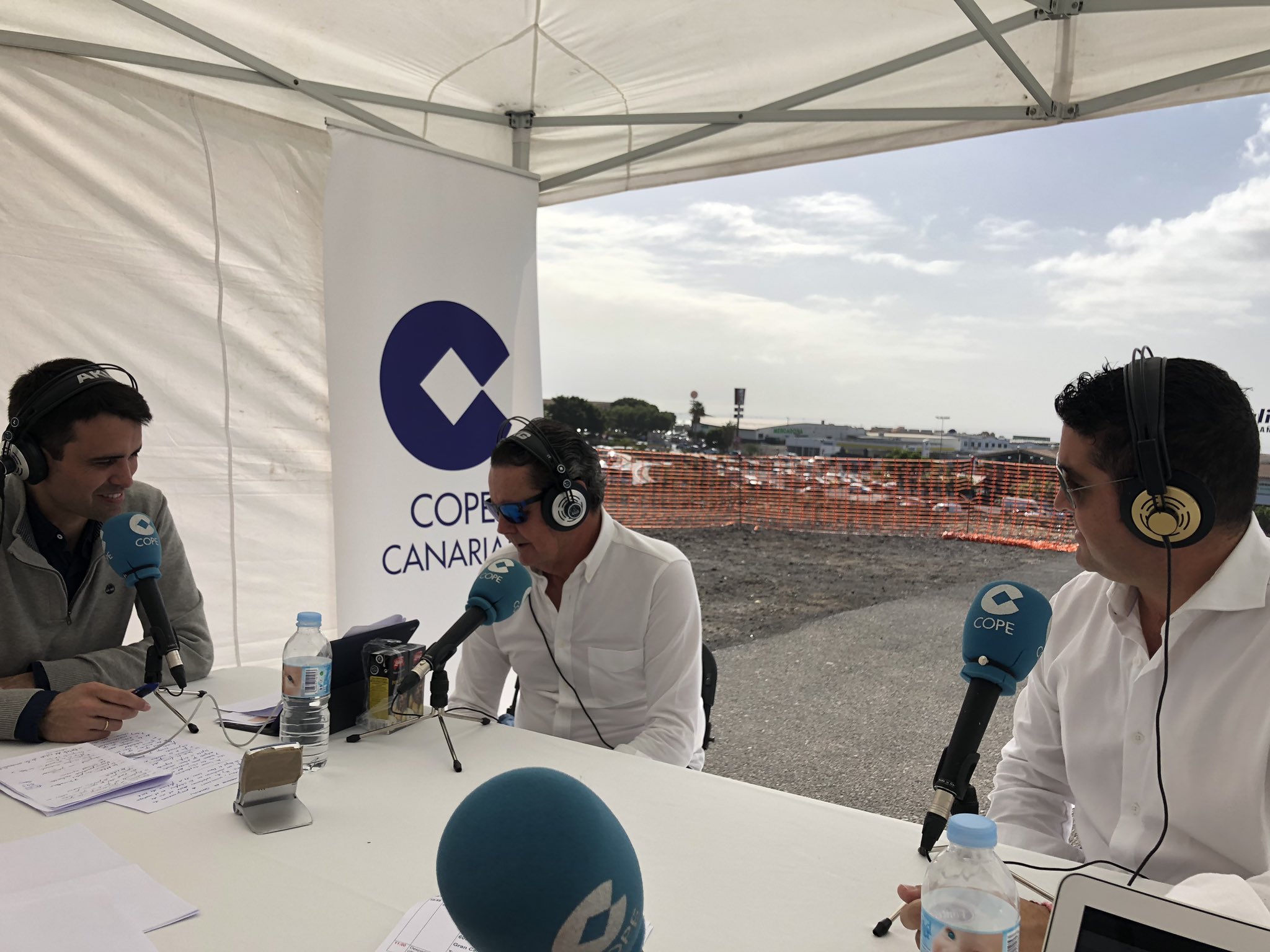 El presidente del Cest, Roberto Ucelay participa en el programa de la Cope en directo desde Las Chafiras