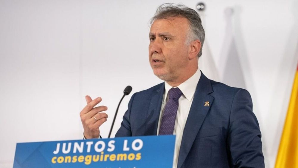 NOTA DE PRENSA. Varios miembros del Cest se reúnen con el Presidente del Gobierno de Canarias, Angel Victor Torres. Roberto Ucelay hace entrega de un escrito en el que solicita se hagan test a todos los viajeros en los puertos y aeropuertos desde el 01 de octubre.
