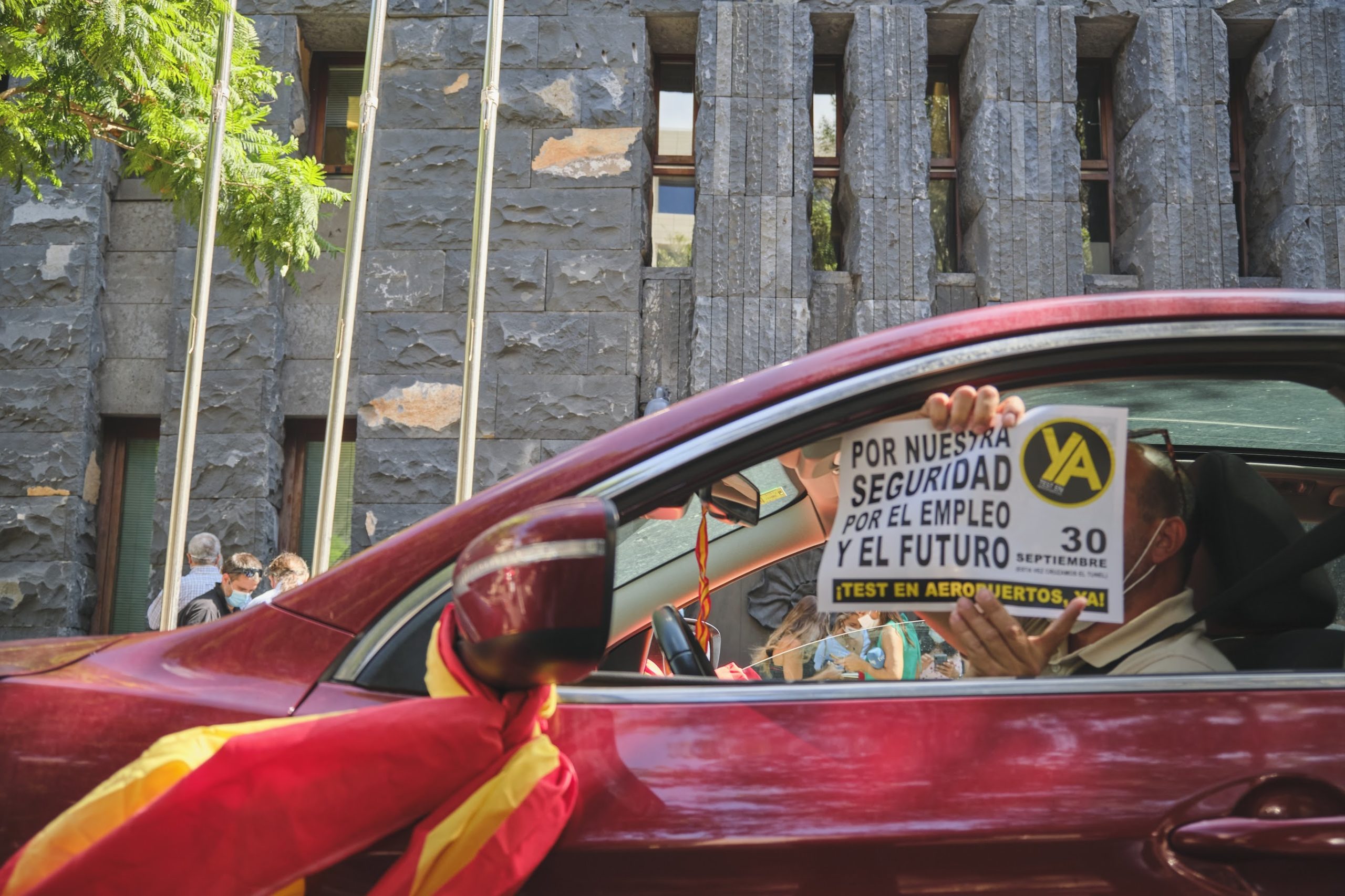 NOTA DE PRENSA | II CARAVANA. El CEST promueve, el próximo 30 de octubre, una segunda caravana de protesta para exigir los test en aeropuertos y puertos de Canarias. (Información del trayecto en los próximos días)