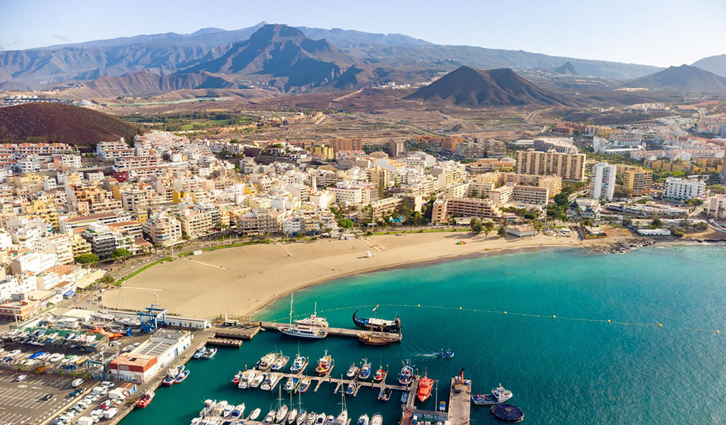 El CEST lanza un documento con propuestas «Hacia el futuro del Sur de Tenerife». Esta «Hoja de Ruta» es el fruto de más de un año de trabajo tratando de consensuar con las Administraciones locales las medidas que garanticen el futuro de la comarca.