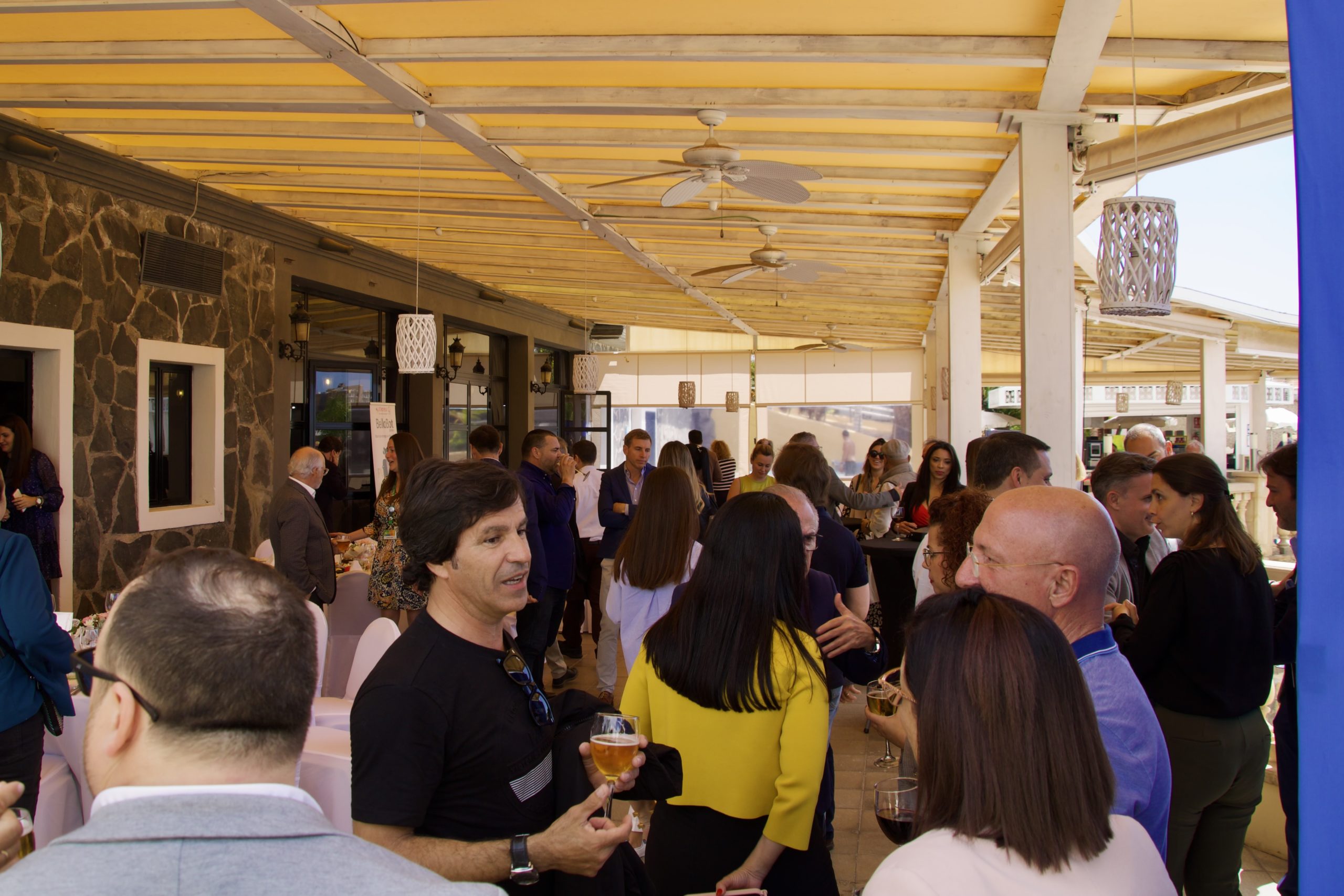 Networking con asociados del pasado 03 de marzo en el Hotel Paradise Park. Presentación de Atecresa y Proyecto Centro Educativo Rotary en La Palma. Fotos y videos del evento.