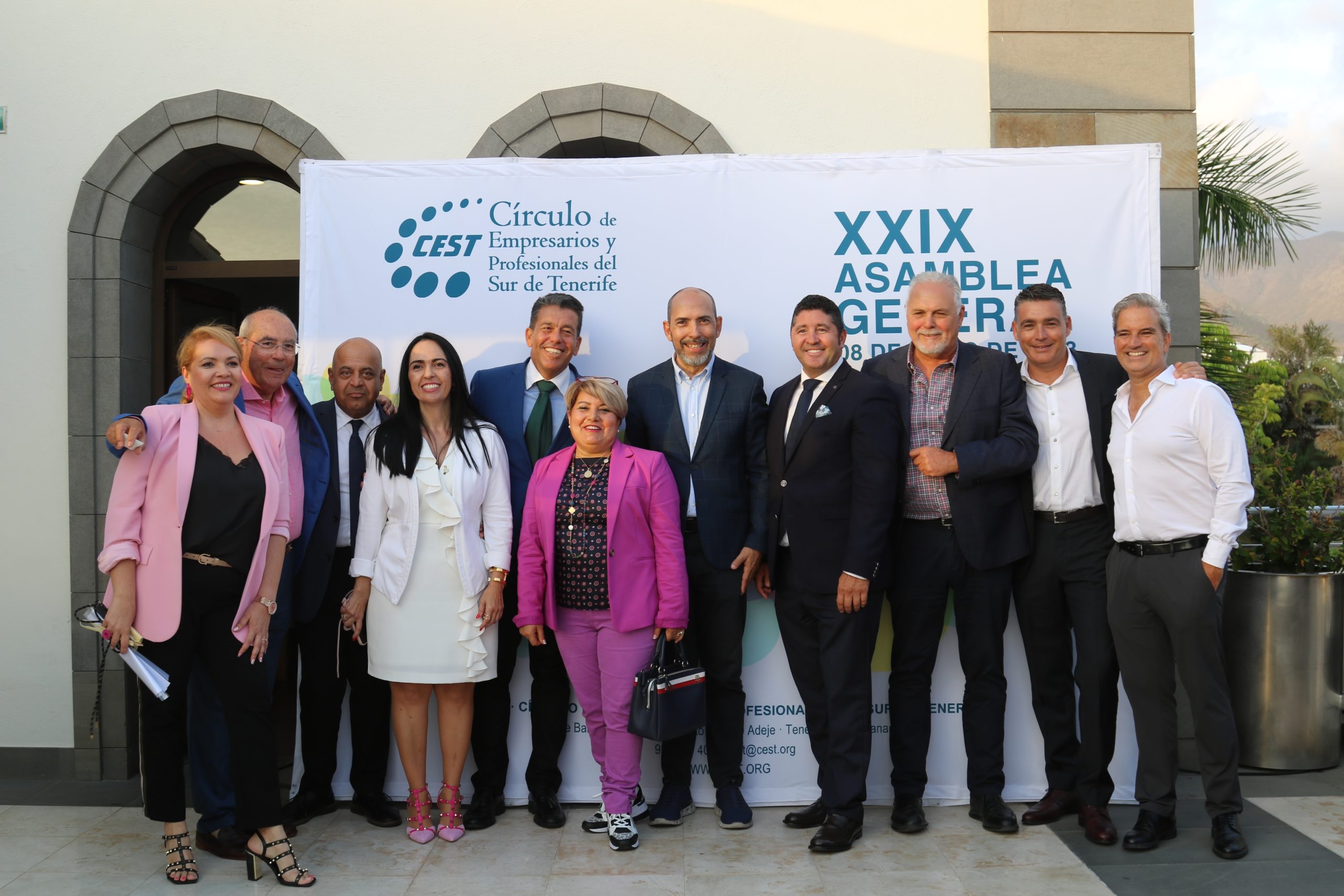 El CEST ha celebrado su XXIX Asamblea General en la que eligió a su nueva Junta Directiva, encabezada por Javier Cabrera. Emotivo reconocimiento por parte de los asociados a Roberto Ucelay por su gran trabajo al frente de la asociación en los últimos años.