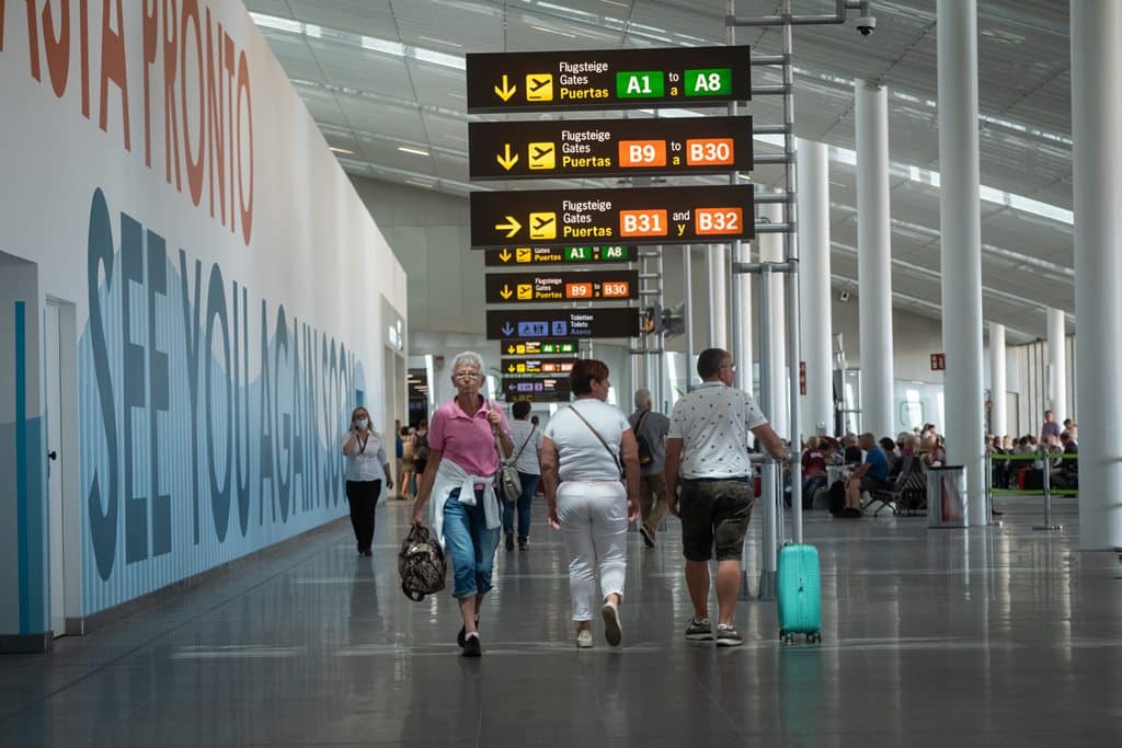 El Cest denuncia que la subida de las tasas aeroportuarias por parte de Aena es un nuevo movimiento especulativo de esta empresa pública, “a costa de la recuperación del sector turístico tras la pandemia”.