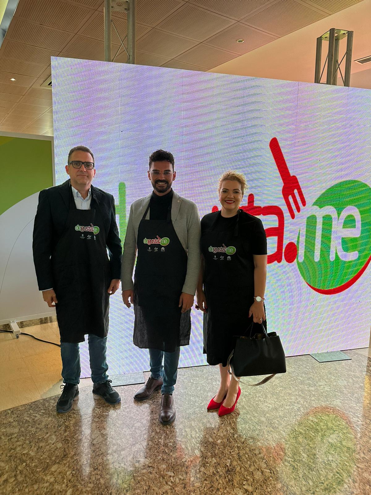 La directora del Cest, Esther Rodríguez y el directivo Jacobo Rodríguez participaron, este pasado viernes, en la nueva edición de «Degustame», evento organizado por el Ayuntamiento de Adeje que promueve la gastronomía del Municipio.